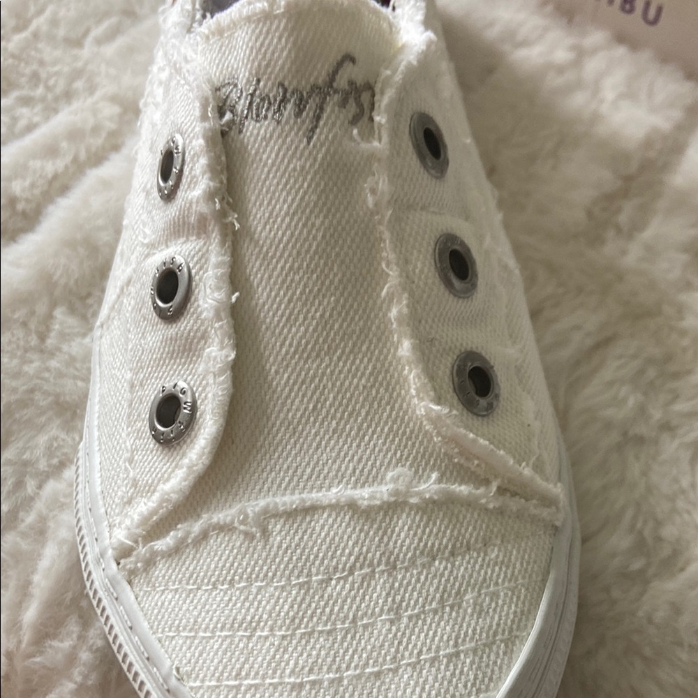 Blowfish White Casual Sneakers Canvas Low-Top - Picture 5 of 8